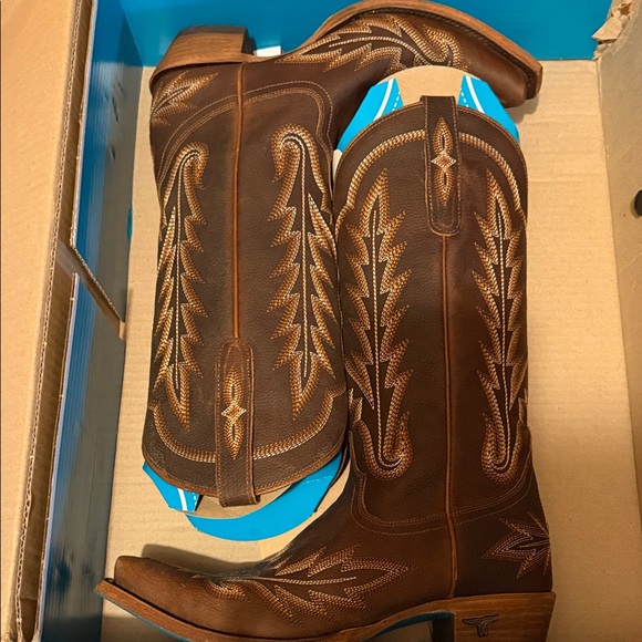 Brown Western Heeled Boots - Picture 12 of 16